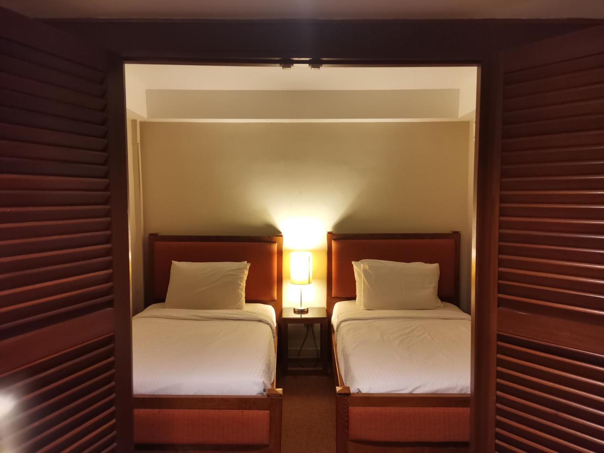 セリ コスタ ホテル Malacca エクステリア 写真