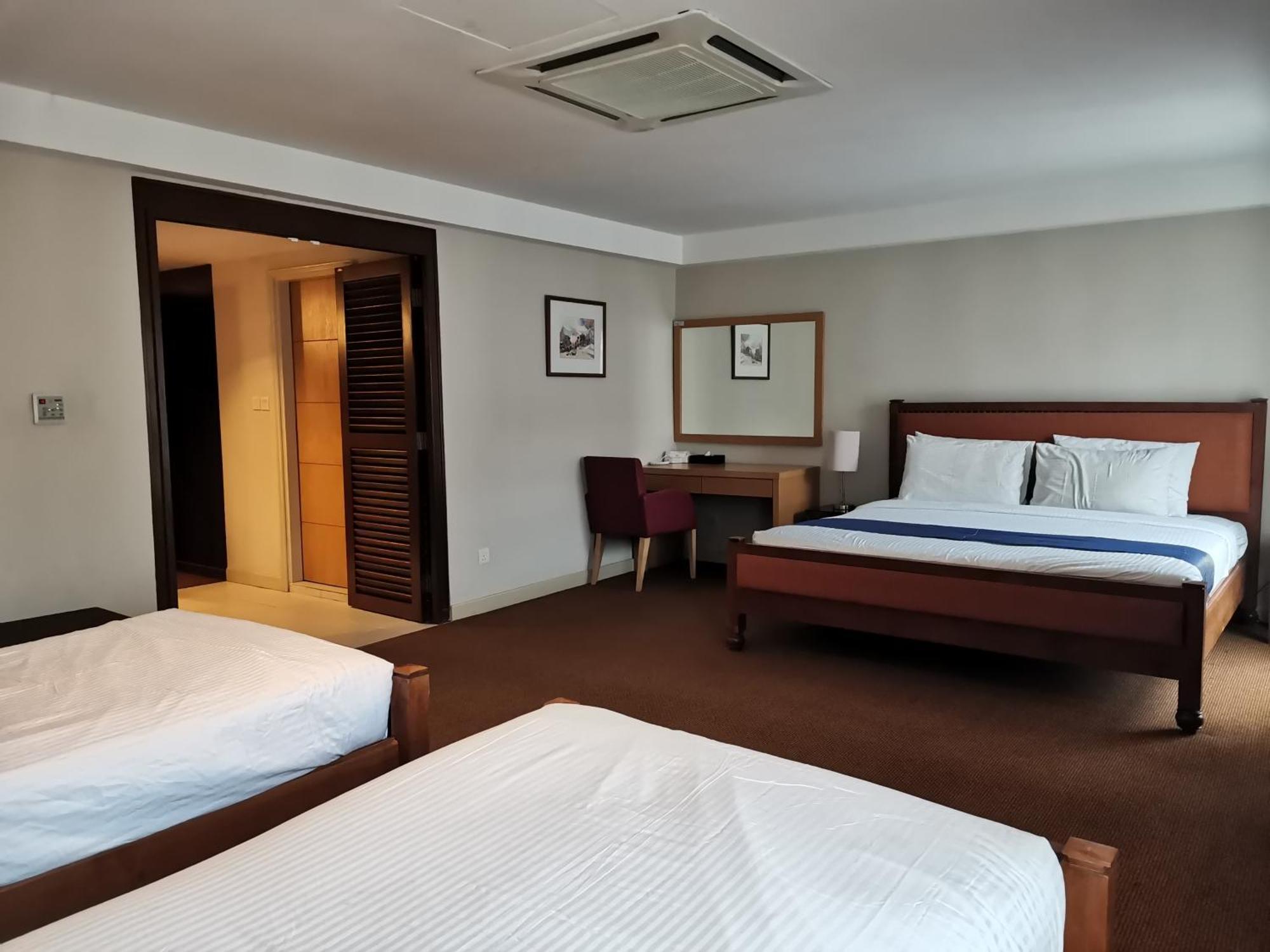 セリ コスタ ホテル Malacca エクステリア 写真